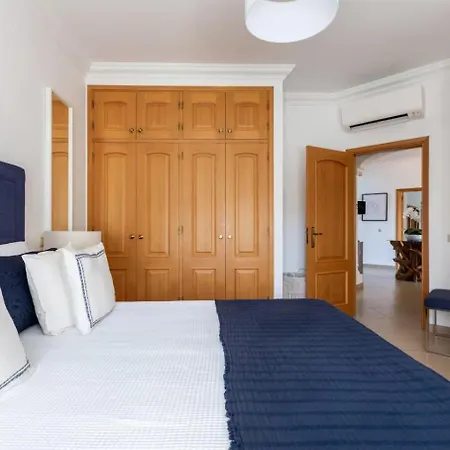 Very Nice House With Magnificent Land And Sea Views *