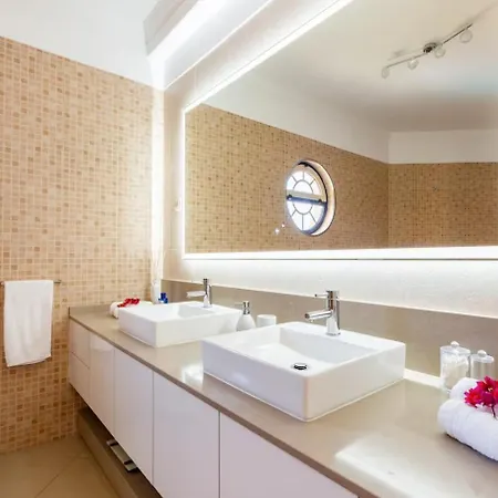 Very Nice House With Magnificent Land And Sea Views